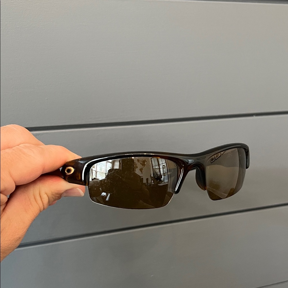 Oakley Tortoise Shell Polarized Sunglasses